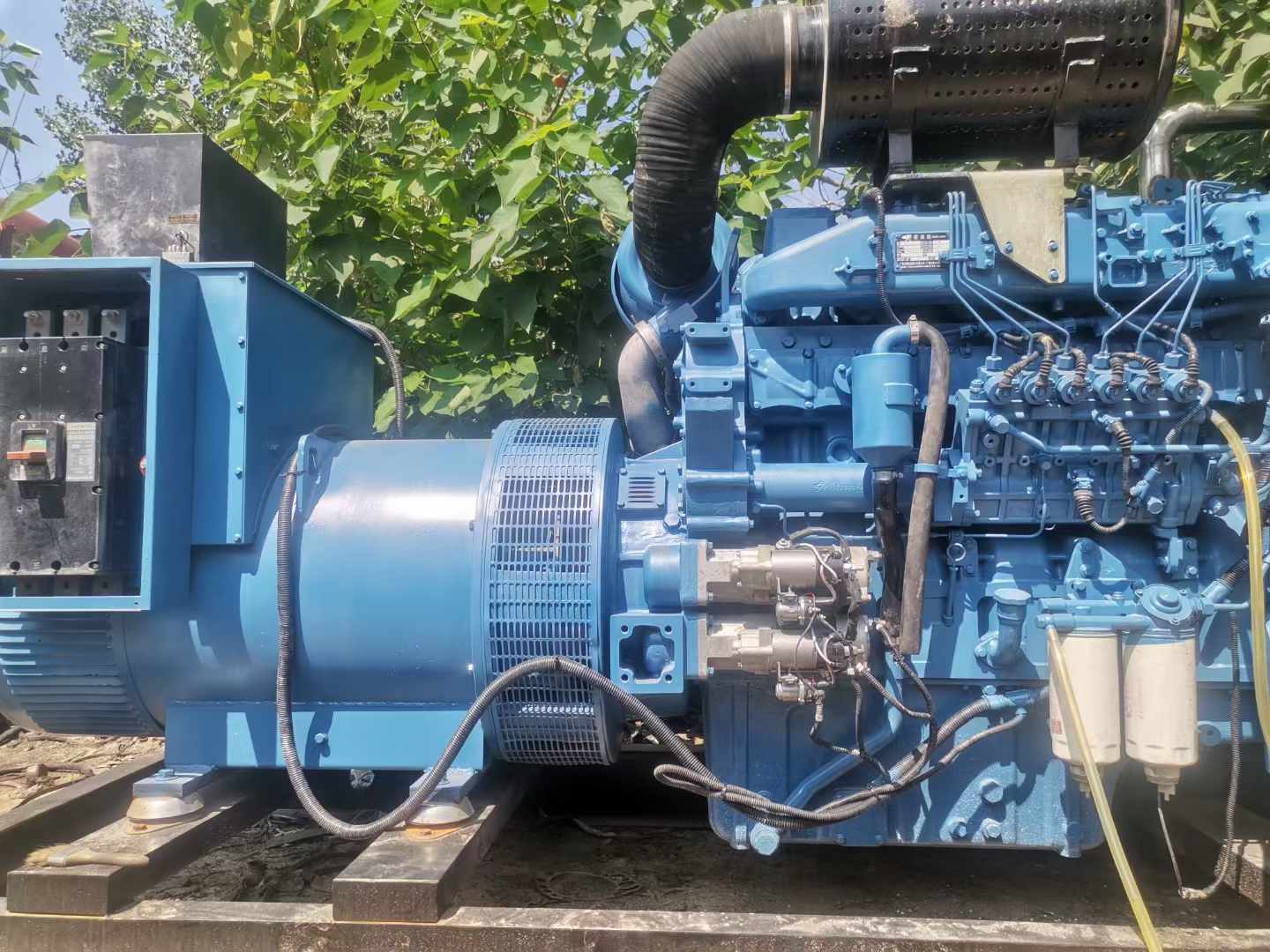 麻山详细说明降低 800kW 柴油发电机输出电流波动的方法