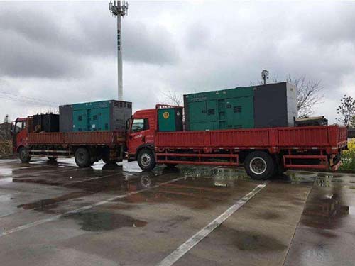 麻山涂抹密封胶后，需要等待多长时间才能安装水冷式机油散热器密封件？